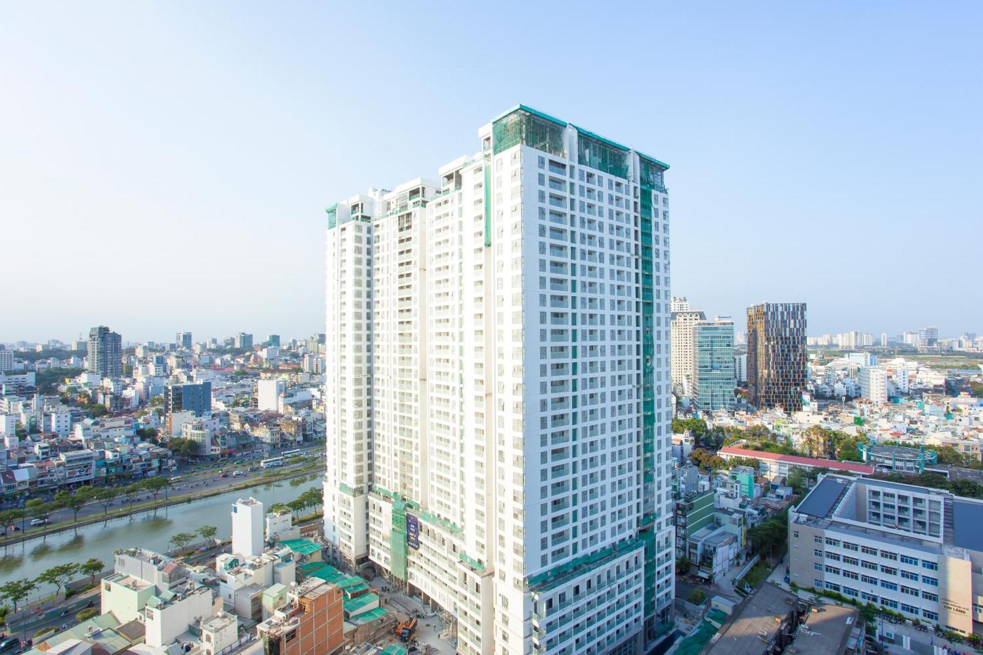 Double E Saigon Apartment In Rivergate Building 호치민 외부 사진